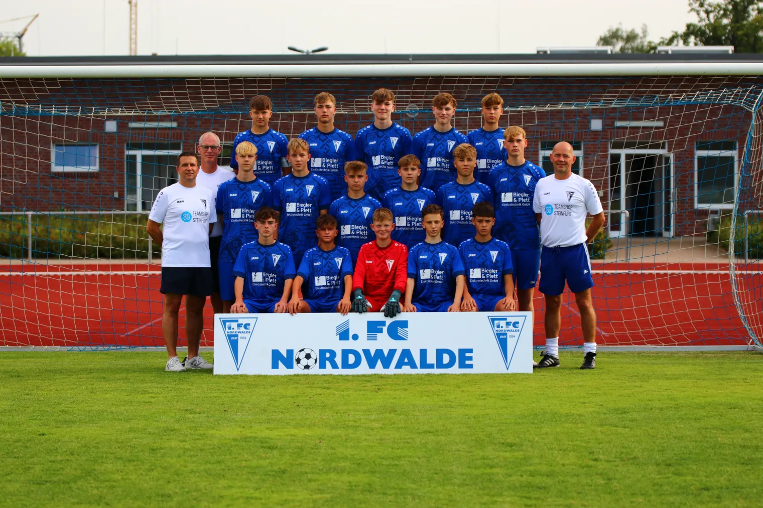 Neue Trikots für die B1