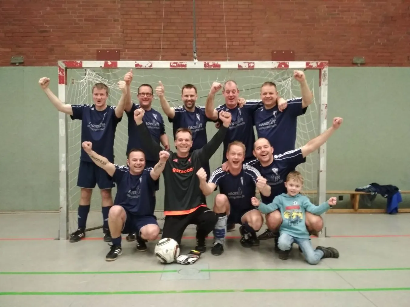  ÜÜÜÜÜÜÜÜÜÜ - 40 gewinnt eigenes AH - Turnier